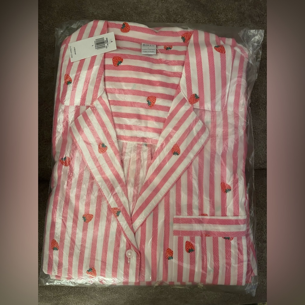 NWT strawberry pajama set size large